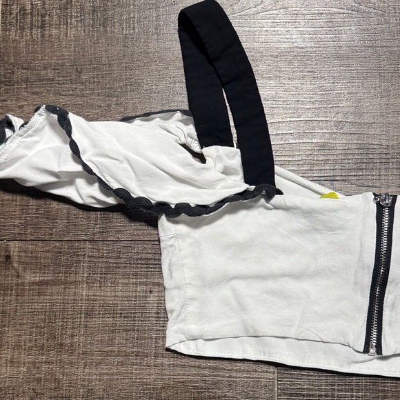 FARM Rio Black and White Off-Shoulder Top - Picture 8 of 9